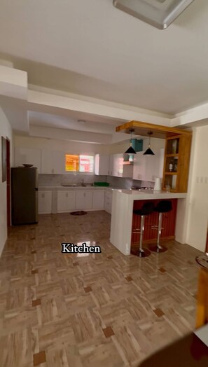 House, 4 Bedrooms, Smoking, Balcony | Interior