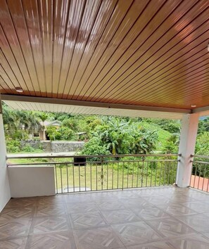 Balcony - The Meadow View House (Paracelis)