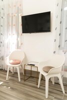 Monolocale comfort | Una cassaforte in camera, una scrivania, insonorizzazione