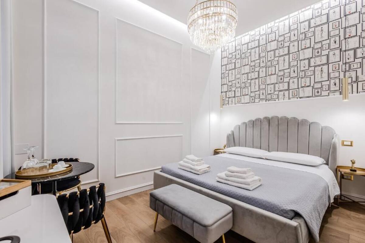 Junior Suite, 1 Queen Bed, Private Bathroom | In-room safe, desk, soundproofing, free WiFi