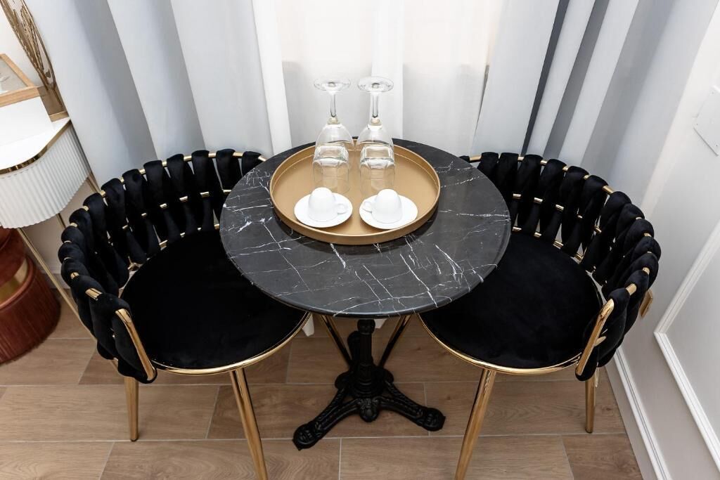 주니어 스위트, 퀸사이즈침대 1개, 전용 욕실 | 객실 내 금고, 책상, 방음 설비, 무료 WiFi