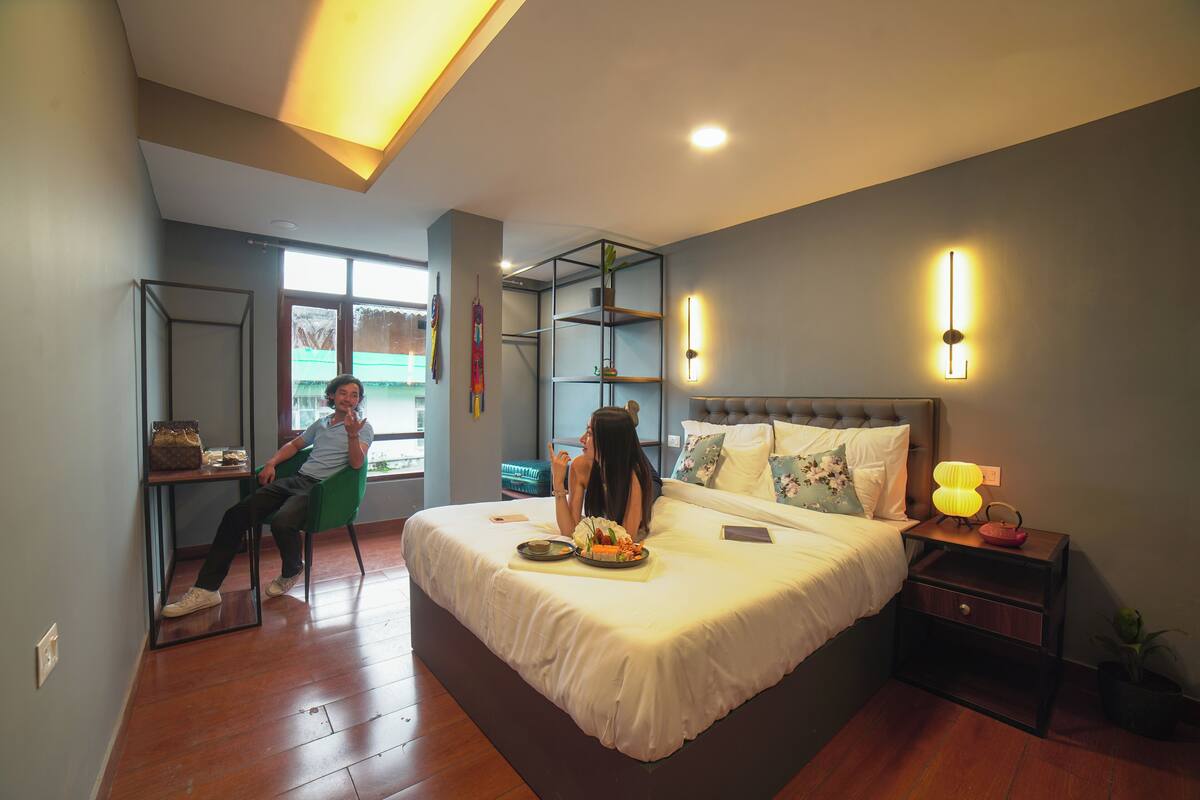 غرفة ديلوكس مزدوجة | مكتب وإنترنت سلكي مجاني