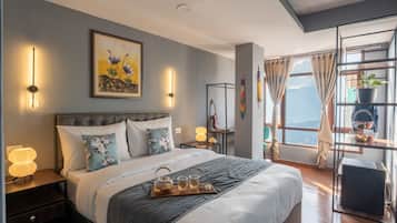 Deluxe Double Room | Desk, free wired internet