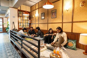Food-Court