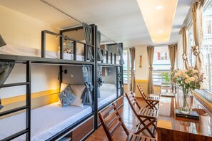 Desk, free wired internet