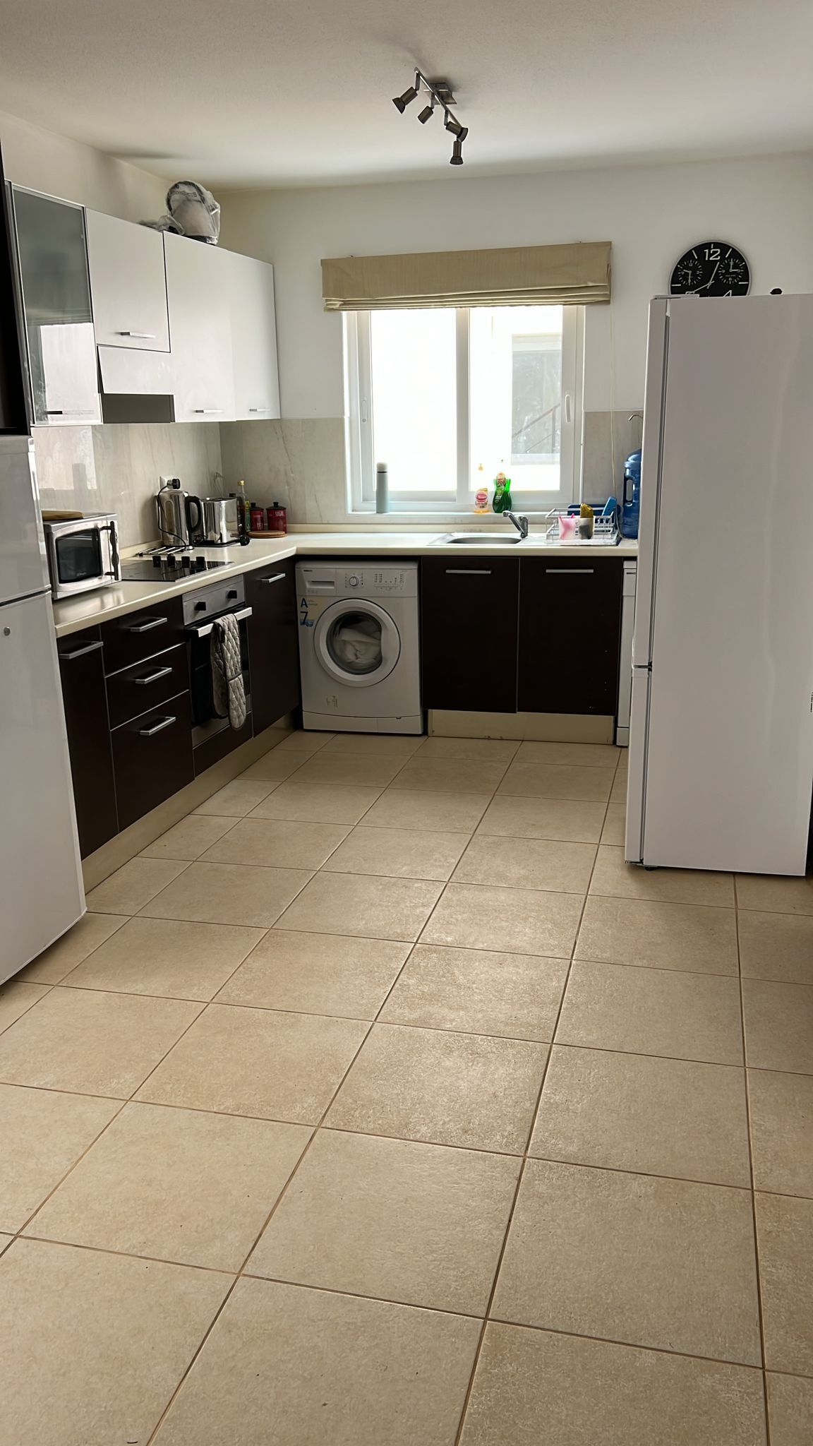 Micro-ondes, four, plaque de cuisson, lave-vaisselle