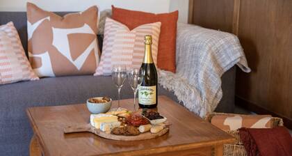 Petersons Wines Dairy Cottage with Free Wine Tasting
