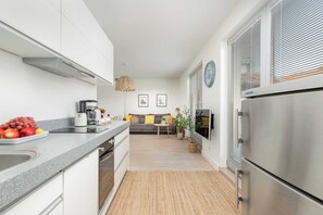 Kühlschrank, Ofen, Herdplatte, Geschirrspüler