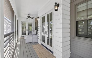 Terrace/patio - Beachberry Haven in Watercolor! Golf Cart - Game Room - Rooftop View (Santa Rosa Beach)