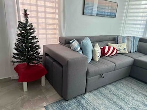 Living area - Beachfront 2-Bedroom Apartment in gorgeous Playa Azul Luquillo with AC and Pool (Luquillo)