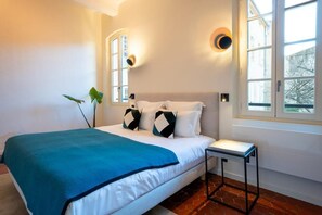 2 slaapkamers, een bureau, een strijkplank/strijkijzer, gratis wifi