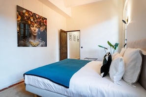 2 Schlafzimmer, Schreibtisch, Bügeleisen/Bügelbrett, kostenloses WLAN