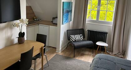 Equilibrium Family House by E