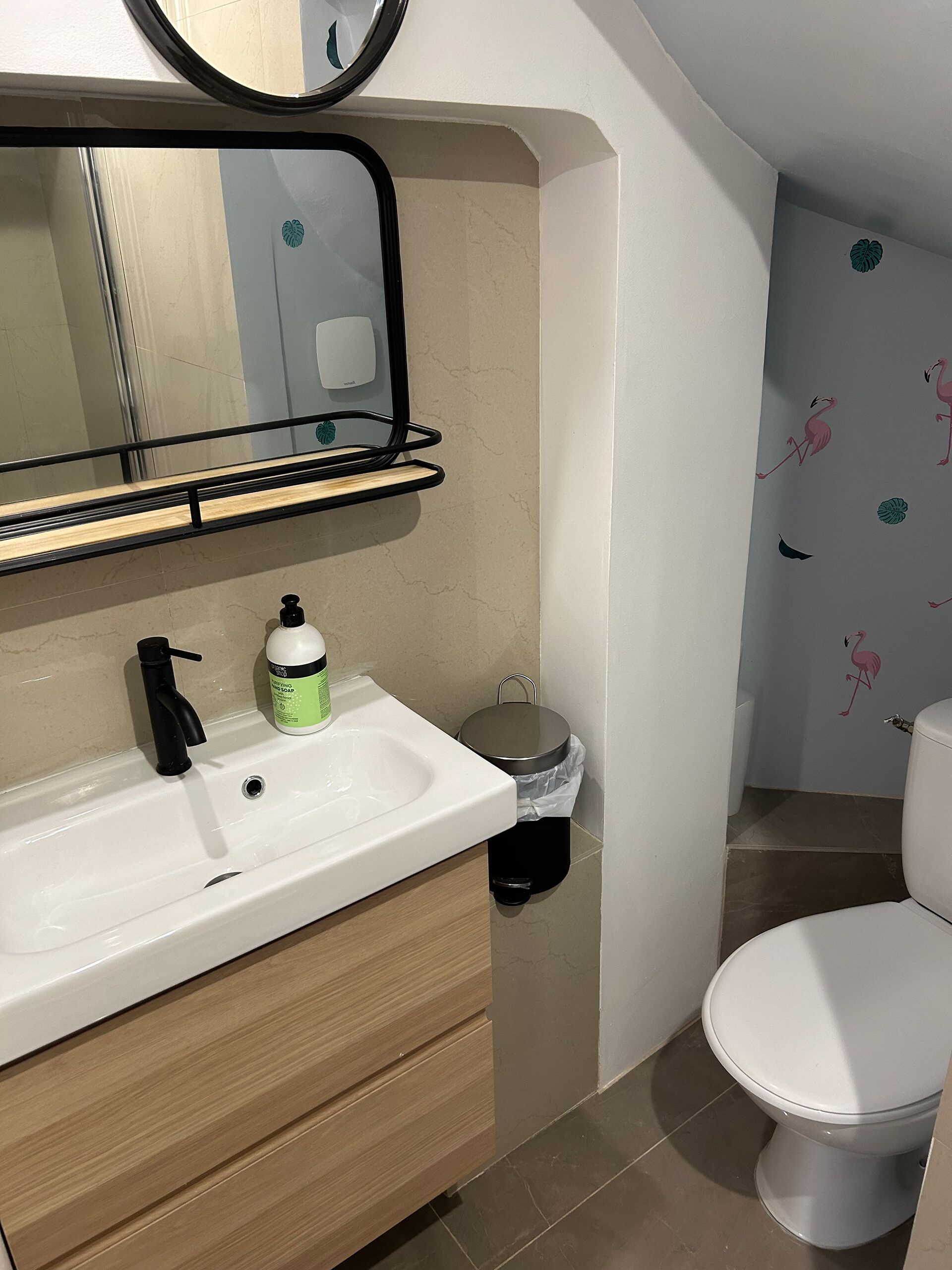 Comfort Double Room, Garden View - Love | Bilik Mandi | Pancuran mandi, pengering rambut, tuala disediakan, sabun 