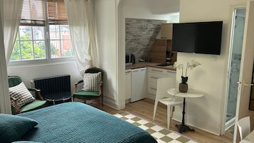 Superior Studio, Garden View - Faith