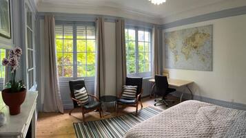 Comfort Double Room, Garden View - Hope | Meja kerja, ruang kerja ramah laptop, dan tirai kedap cahaya