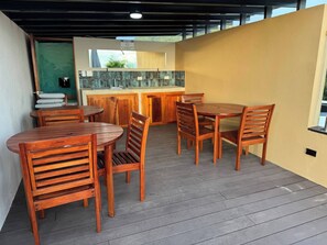 Apartamento, 2 quartos, acessível, sacada | Opções para refeição