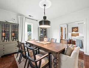 Dining - The Franklin House, Home for 6 (Franklin)