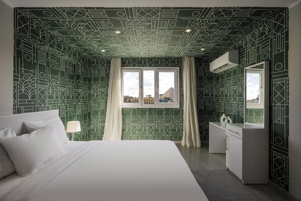 Deluxe Apartment, 3 Bedrooms, Partial Lake View | Free WiFi, bed sheets - Brassbell By Pyramids Near Grand Museum (Giza)