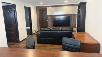 Chambre, 1 chambre, fumeurs, vue ville | Salle de séjour