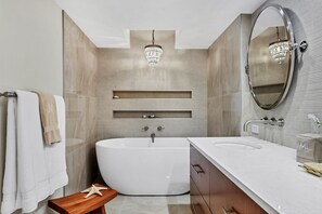 Towels - Beaches 106 by FVC– Gulf-Front Luxury with Private Beach Access (Longboat Key)