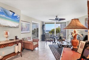 TV - Beaches 106 by FVC– Gulf-Front Luxury with Private Beach Access (Longboat Key)