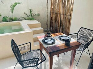 Comfort Apartment, 1 Queen Bed, Pets allowed | Private spa tub