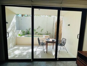 Comfort Apartment, 1 Queen Bed, Pets allowed | Private spa tub