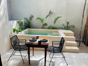 Comfort Apartment, 1 Queen Bed, Pets allowed | Private spa tub - Private Jacuzzi with Pool  Studio S11 (Tulum)