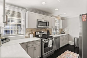 Fridge, microwave, oven, stovetop - New! NOLA Hideaway, Cozy 1 Bedroom Steps from FQ! (New Orleans)