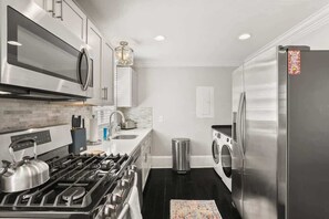 Fridge, microwave, oven, stovetop - New! NOLA Hideaway, Cozy 1 Bedroom Steps from FQ! (New Orleans)