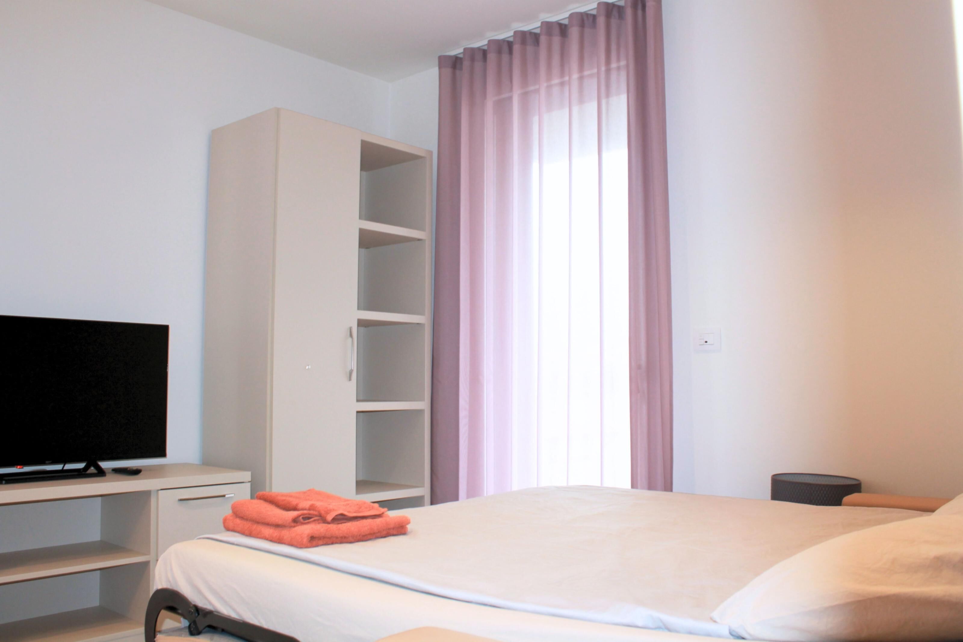 3 camere, accesso a Internet, lenzuola