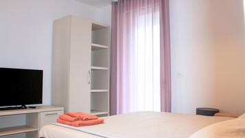 3 camere, accesso a Internet, lenzuola