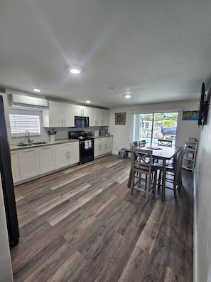 Private kitchen - Waterfront Getaway in Key Largo with 60-Foot Dock and Pool (Key Largo)