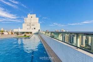 حمام سباحة