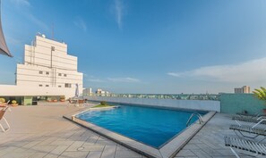 Outdoor pool - Your Complete Stay in a Building With Pool and Gym, 290m From Shopping da Bahia - Ibfs (Salvador)