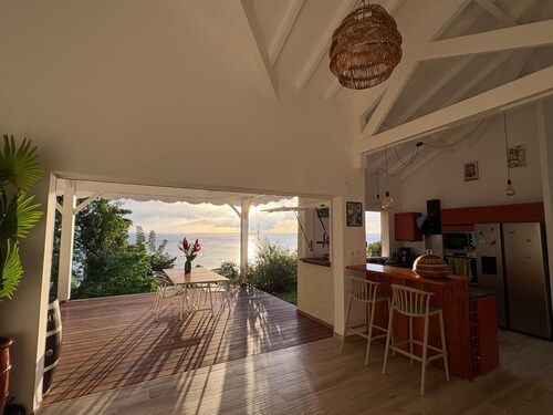 Comfortable villa with swimming pool and sea view