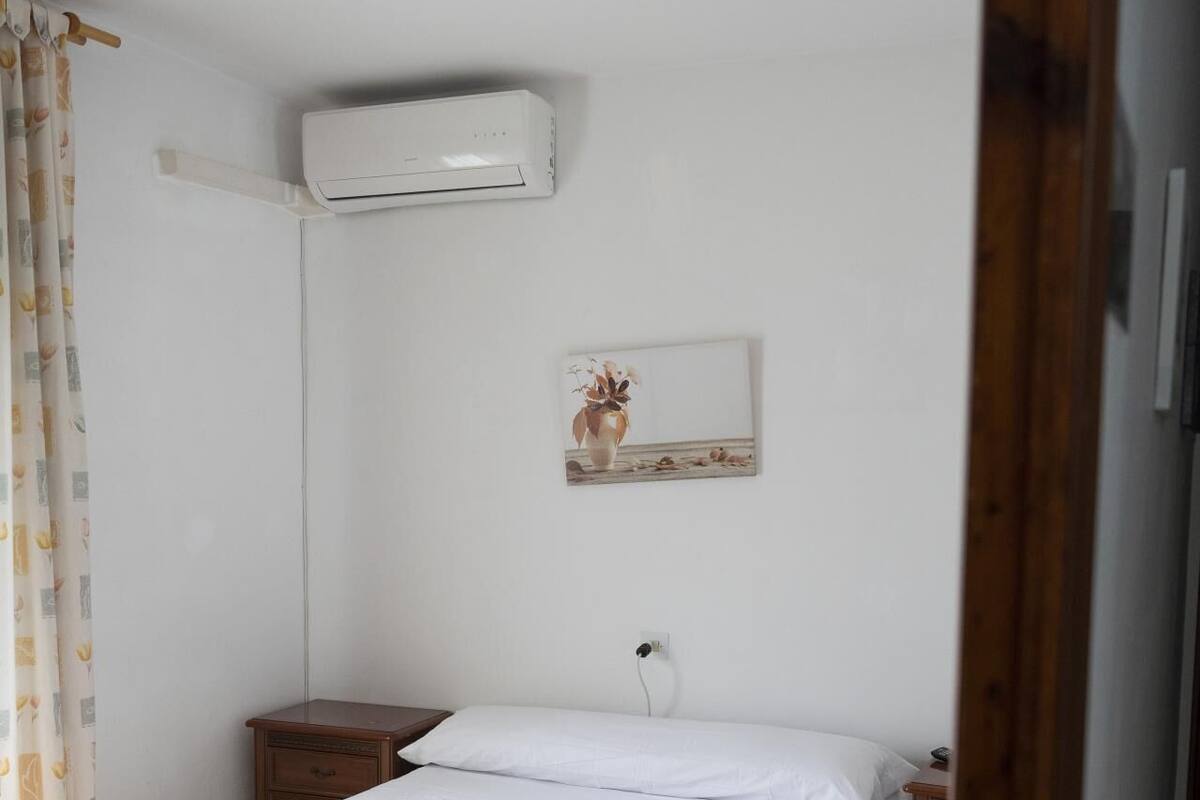 Standard-huone, 1 keskisuuri parisänky, parveke, kaupunkinäköala