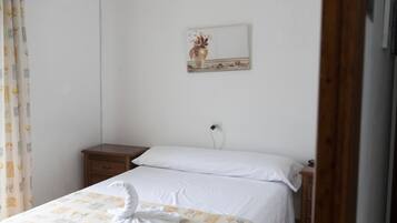 Standard Room, 1 Queen Bed, Balcony, City View