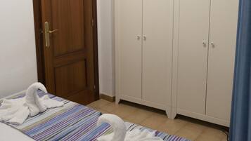 Chambre Standard, 2 lits une place, balcon, vue ville