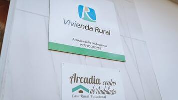 Vista frontal de la propiedad