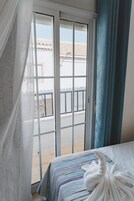 Habitación estándar, 2 camas individuales, balcón, vistas a la ciudad