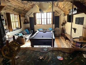 غرفة الألعاب