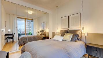 1 bedroom, iron/ironing board, internet, bed sheets