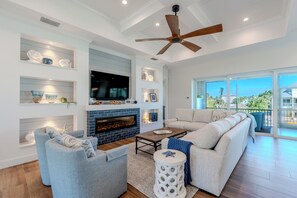 TV - 🌊Private Pool | Luxury Professionally Designed Home | Turtle Time🐢 (Fort Myers Beach)