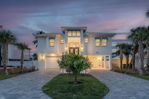 Exterior - 🌊Private Pool | Luxury Professionally Designed Home | Turtle Time🐢 (Fort Myers Beach)