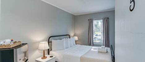 1 bedroom, free WiFi, bed sheets