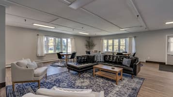 TV connectée, table de tennis de table