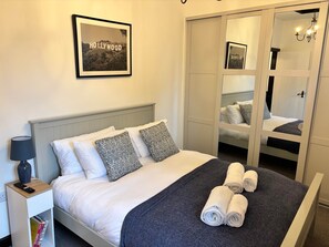 2 bedrooms, iron/ironing board, travel crib, free WiFi - Luxury Cottage Settle (Settle)