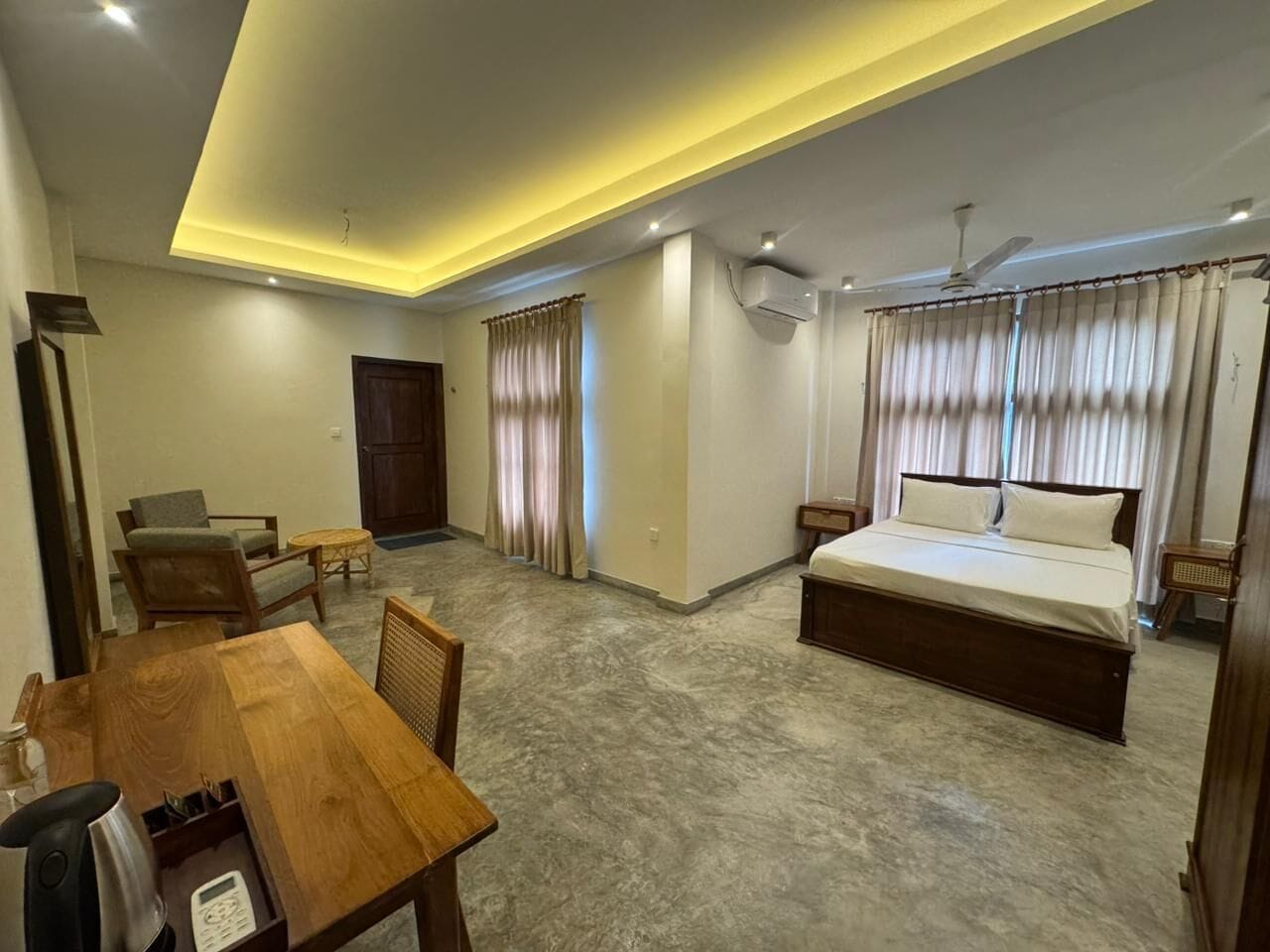 Family Double Room, Lagoon View | Desk, laptop workspace, free WiFi